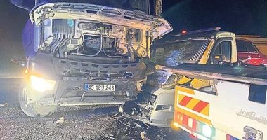Hafriyat kamyonuna iki araç çarptı: 1 ölü, 4 yaralı