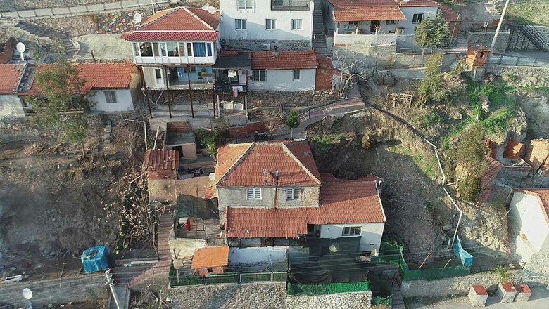 İzmir’in o mahallesinde herkes tedirgin! Yağmur yağdığında korkudan uyuyamıyorlar