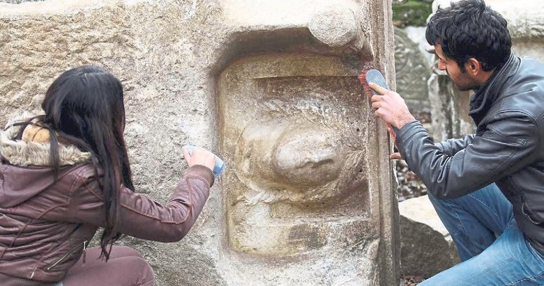 Gladyatörler Kenti’nin taşları öğrencilerin elinde can buluyor