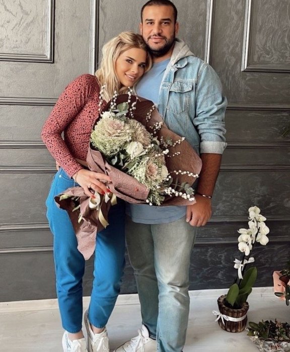 Damla Ersubaşı takipçisine verdiği yanıtla dikkat çekti