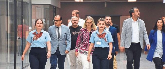 Bayraklı Şehir Hastanesi açılış için gün sayıyor