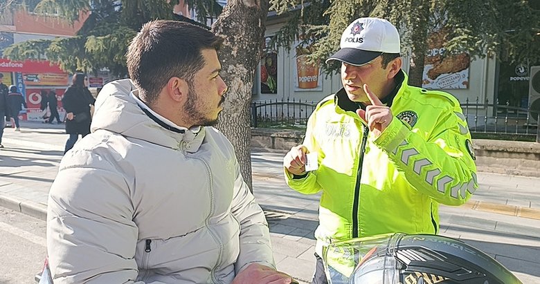 Burdur’da polisten motosikletli gençlere uyarı: Ananızı, babanızı düşünün...