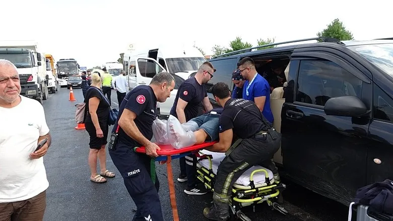 Antalya’da katliam gibi kaza! 6 araç birbirine girdi: 17 kişi yaralandı