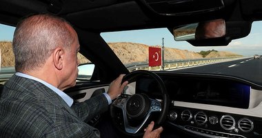 Başkan Recep Tayyip Erdoğan'dan ilk sürüş! Dev açılış sonrası İstanbul-İzmir Otoyolu'nda direksiyon başına geçti