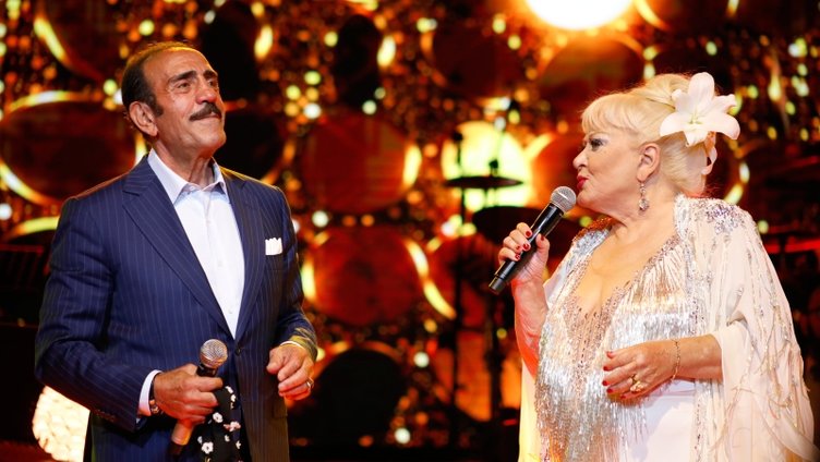 Usta sanatçı Muazzez Abacı’dan 75. yaş pozu!