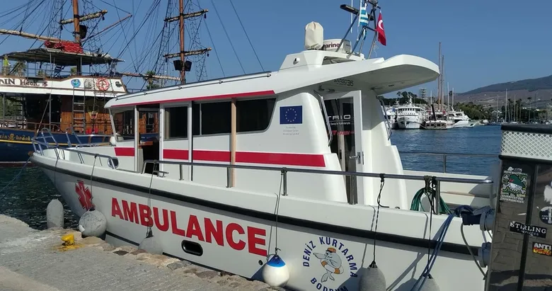 Mavi turda kabus! Rahatsızlanan turistler deniz ambulansıyla hastaneye yetiştirildi
