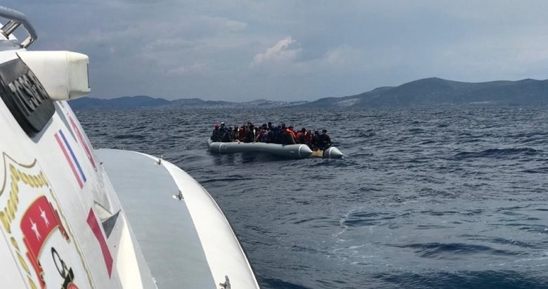 İzmir’de 60 düzensiz göçmen kurtarıldı