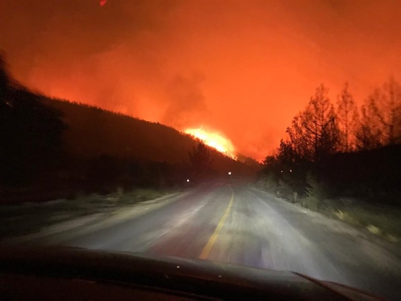 Son dakika: Bakan duyurdu! Bodrum yangını kontrol altında