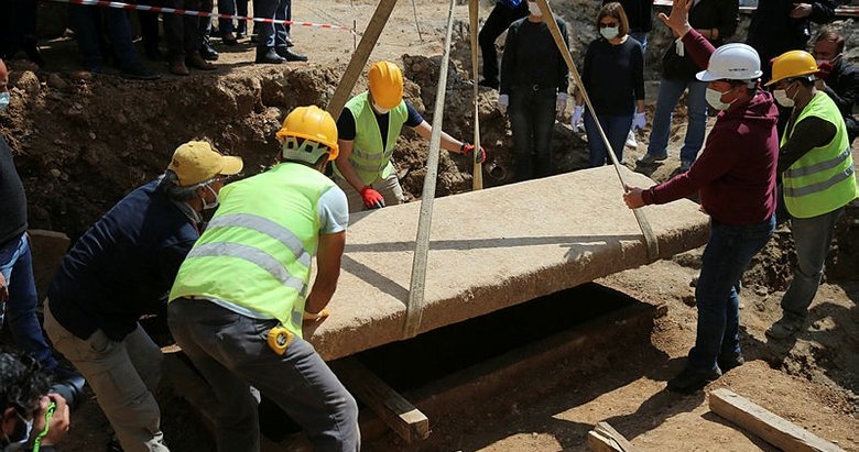 Bodrum’da 2400 yıllık lahit mezar heyecanı