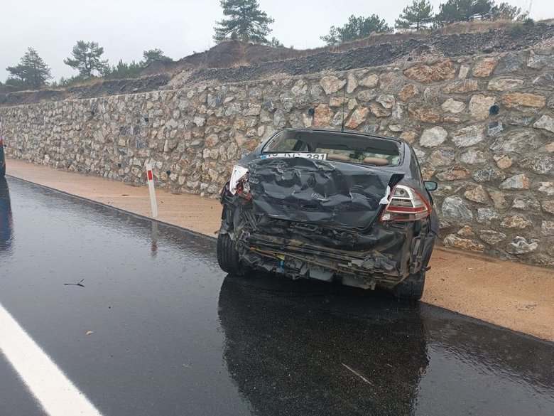 Kütahya’da trafik kazası meydana geldi! 5 kişi yaralandı