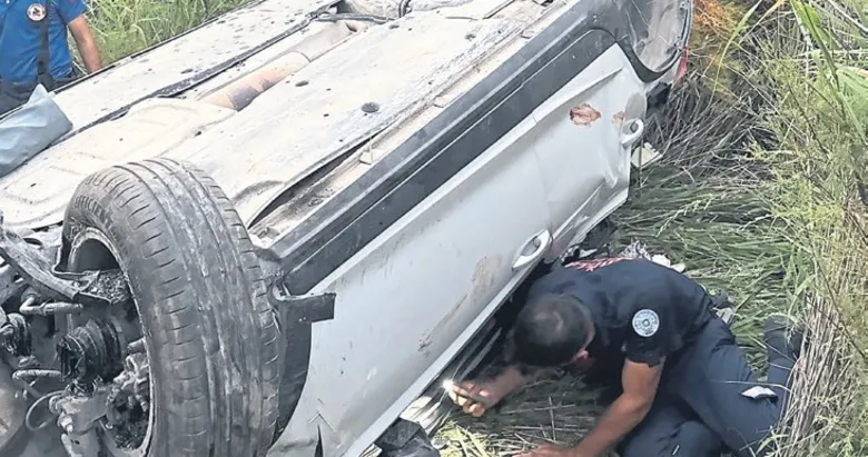 Otomobil şarampole yuvarlandı: 1 ölü, 3 yaralı