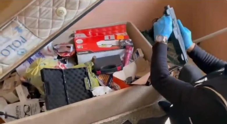 İzmir’de silah tacirine operasyon! Uçaksavar mühimmatı da ele geçirildi