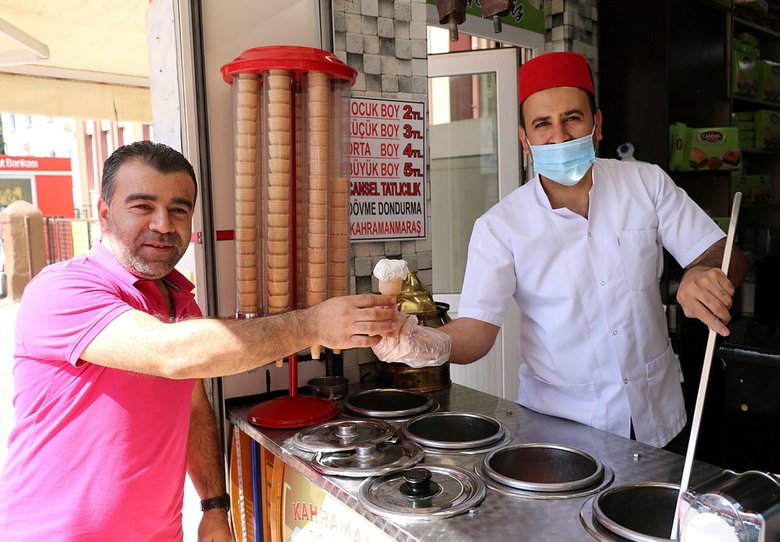 Afyon’un yöresel lezzeti haşhaş dondurmayla buluştu