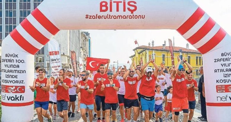 İzmir Maratonu’na rekor katılım