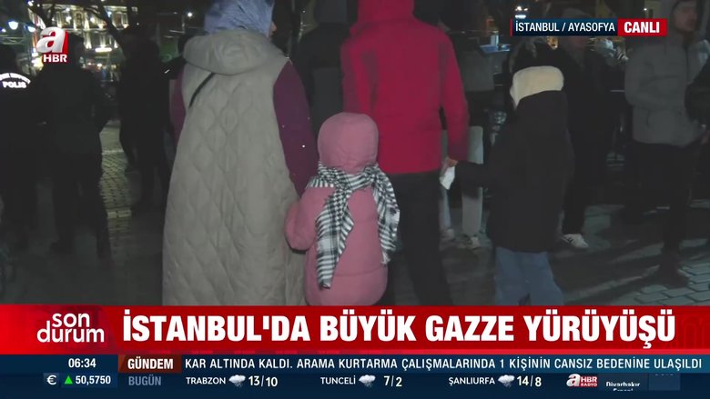 Binler Gazze için Galata'ya yürüyor