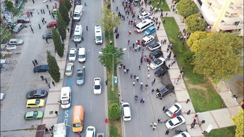 İzmir’deki depremi gözler önüne seren kareler