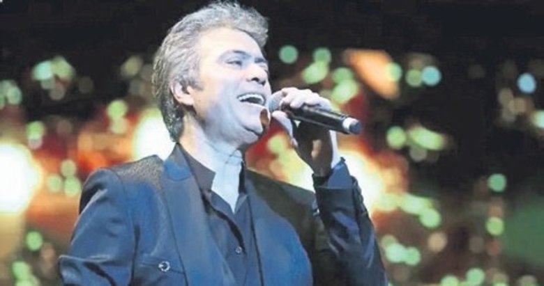 Evde ayağını burktu konser ertelendi