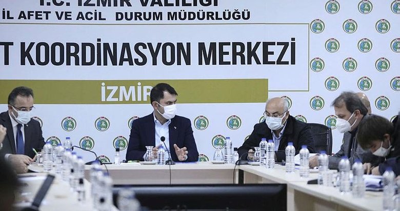 Bakan Kurum başkanlığındaki toplantıda İzmir’deki deprem sonrası çalışmalar ele alındı