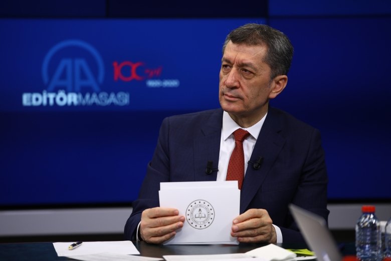Milli Eğitim Bakanı Ziya Selçuk açıkladı! Koronavirüs nedeniyle okul tatili uzayacak mı?