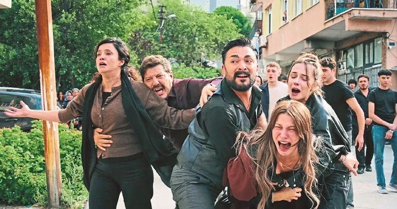 Bağcan’dan ünlü oyuncuya tam not
