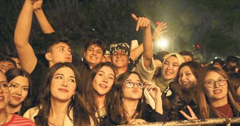 Aydınfest’te yıldızlar geçidi