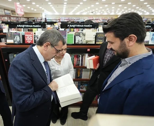 Bakan Tekin’den D&R’a anlamlı ziyaret