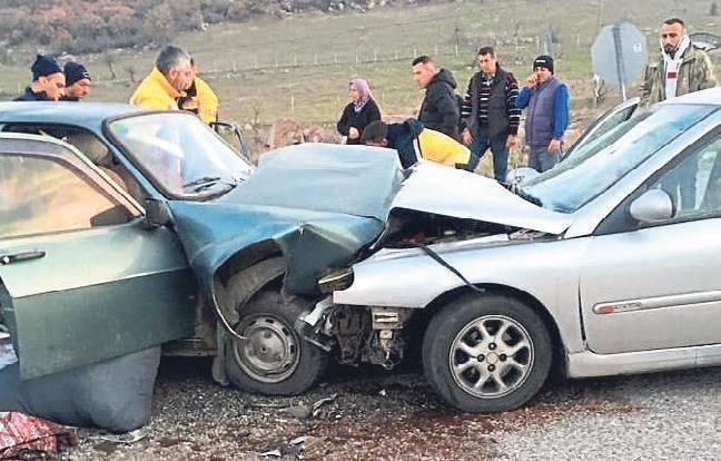 Yılbaşında yollar kan gölüne döndü