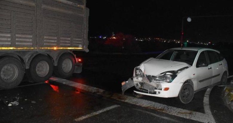 İzmir’de tır ile otomobil çarpıştı: 1 yaralı