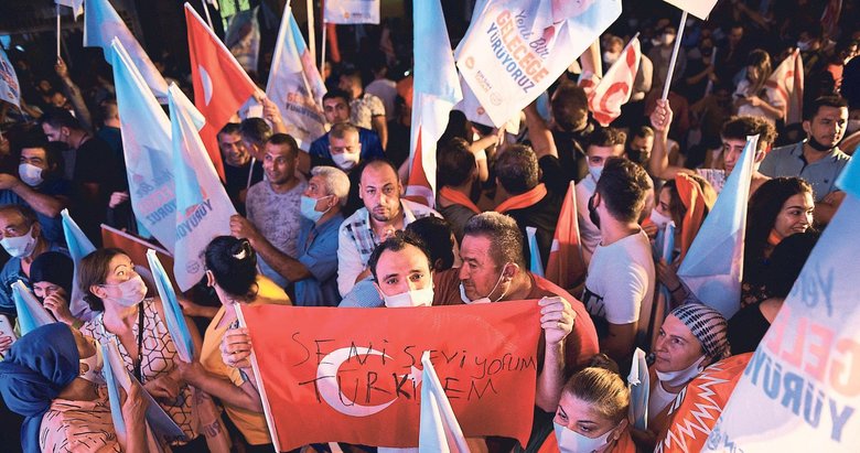 Kıbrıs Türklerinin iradesi galip geldi
