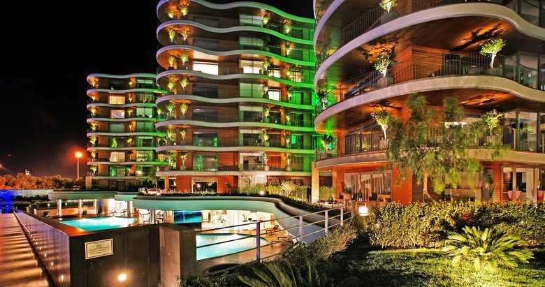 Yanan FOLKART binası bir yılda yenilenecek