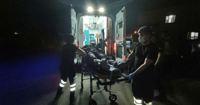 Polis kendisine bıçakla saldıran şüpheliyi bacağından vurarak durdurdu
