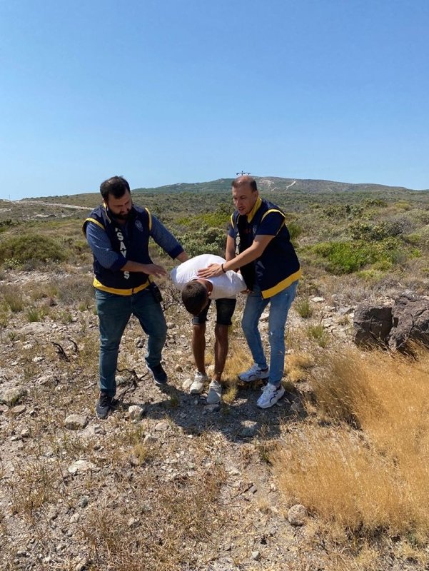 İzmir’de gece kulübünde ölümlü kavga! Polisten kaçanlar enselendi