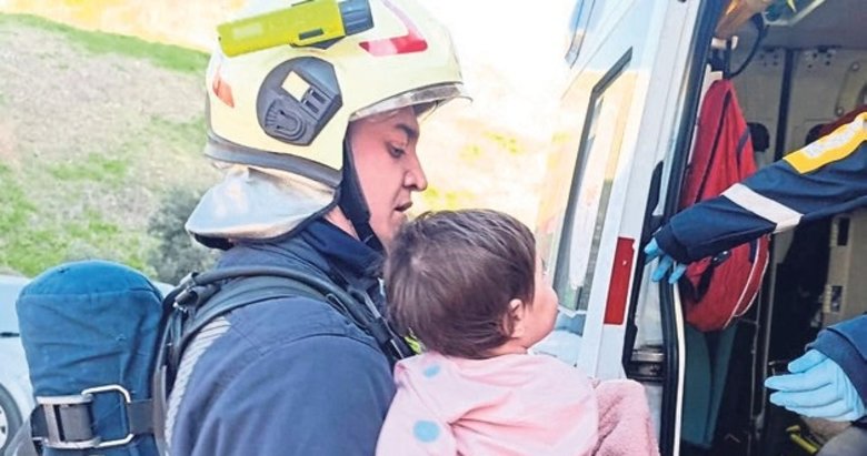 İzmir’deki apartmanda yangın paniği