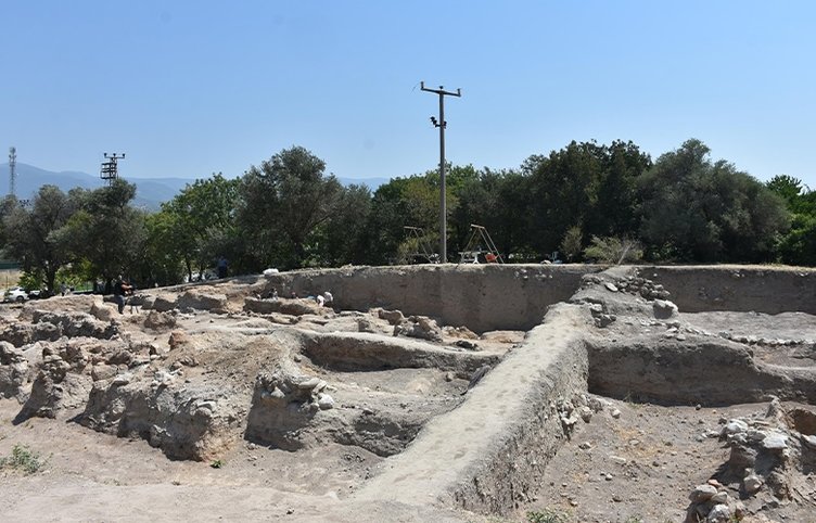 İzmir’deki kazı çalışmalarında bulundu: Çok nadir bir eser