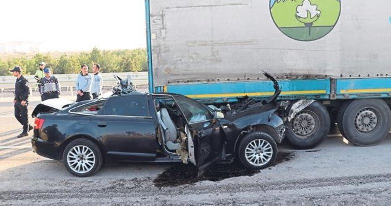 Rektör Uysal’ın şoförü korkunç kazada öldü