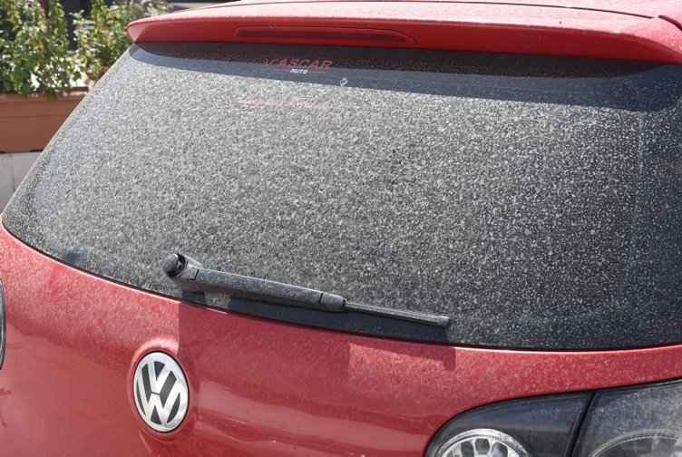 İzmir’e çamur yağdı! Yıkamacılarda kuyruklar oluştu