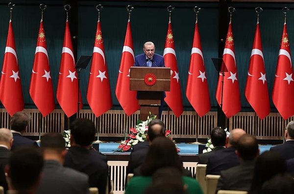 kabine-baskan-erdogan-liderliginde-toplaniyor-iste-masadaki-kritik-konular-1780265111002.jpeg