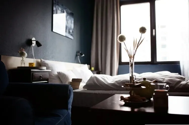 otel-ve-pansiyonlarda-dev-degisiklik-o-tarihten-itibaren-zorunlu-olacak-1787730391455.jpeg