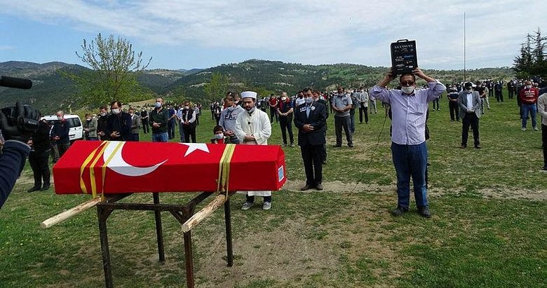 Kadıköy’deki kazada hayatını kaybeden itfaiye eri Kütahya’da toprağa verildi