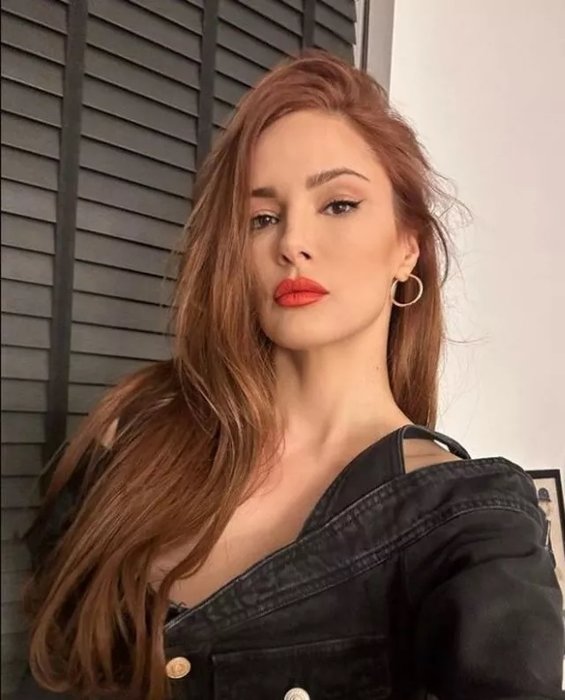 Mine Tugay’dan estetik açıklaması geldi