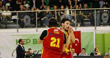 Potada yarı final aşkına