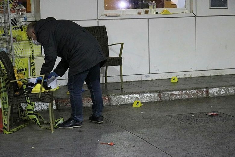 Akaryakıt istasyonunda silahlı kavga: 1 ağır yaralı