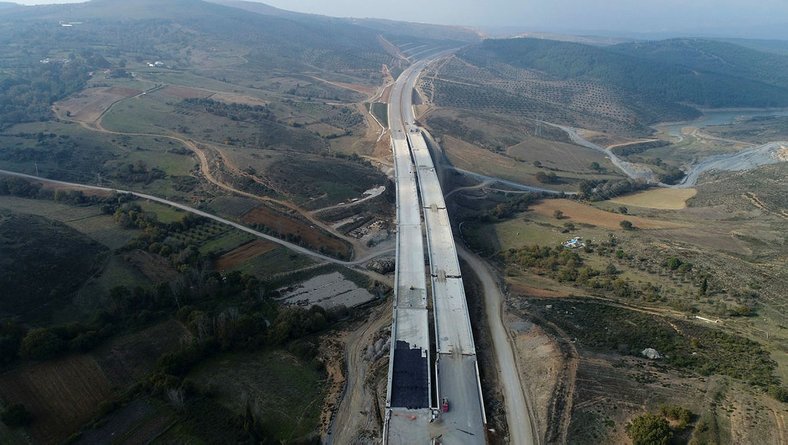İstanbul-Bursa-İzmir otobanın 29 Ekim’de tamamıyla açılıyor