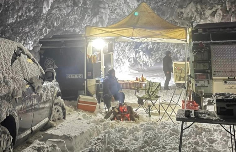 Kamp tutkunları karın tadını Ulus Dağı’nda çıkardı!