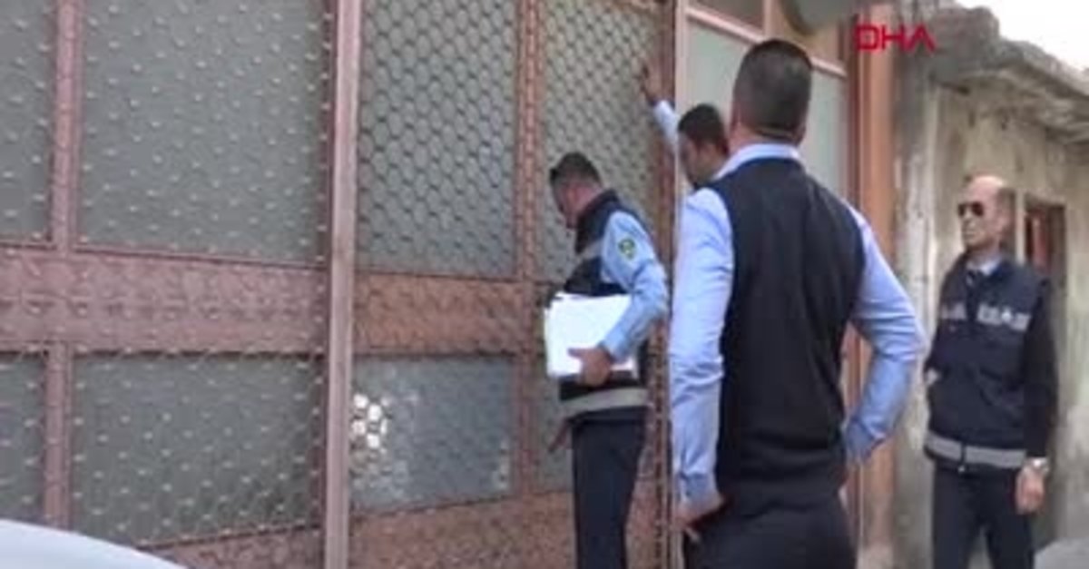 Izmir De Tatlici Baskini Goruntuler Mide Bulandirdi