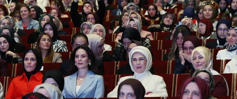 gif27de-gencler-iz-birakti-yildizlar-alkisladi-1791545489080.png