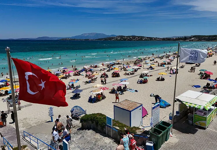 cesme-sahilleri-dolup-tasti-1785090960395.png