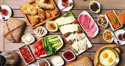 Bayramda kilo almamak için 10 kritik kural! Uzmanlardan su ve porsiyon uyarısı