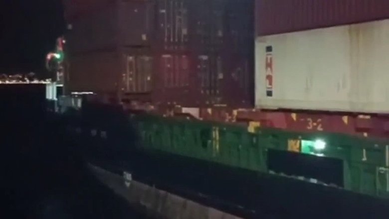 İzmir’den hareket eden konteyner gemisi Çanakkale’de arızalandı