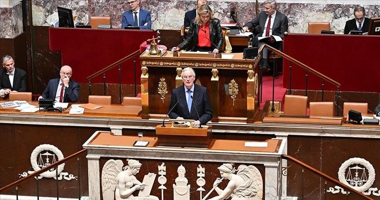 Fransa’da 1962’den bu yana ilk kez bir gensoruyla hükümet düştü